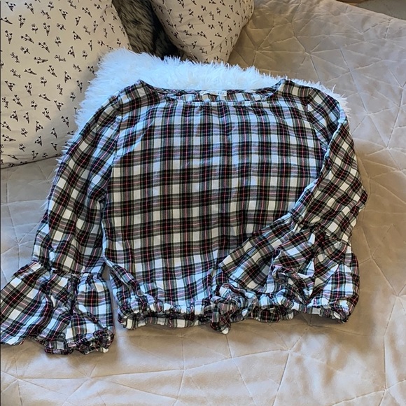 Tops - SALE 🥳 Cute plaid top